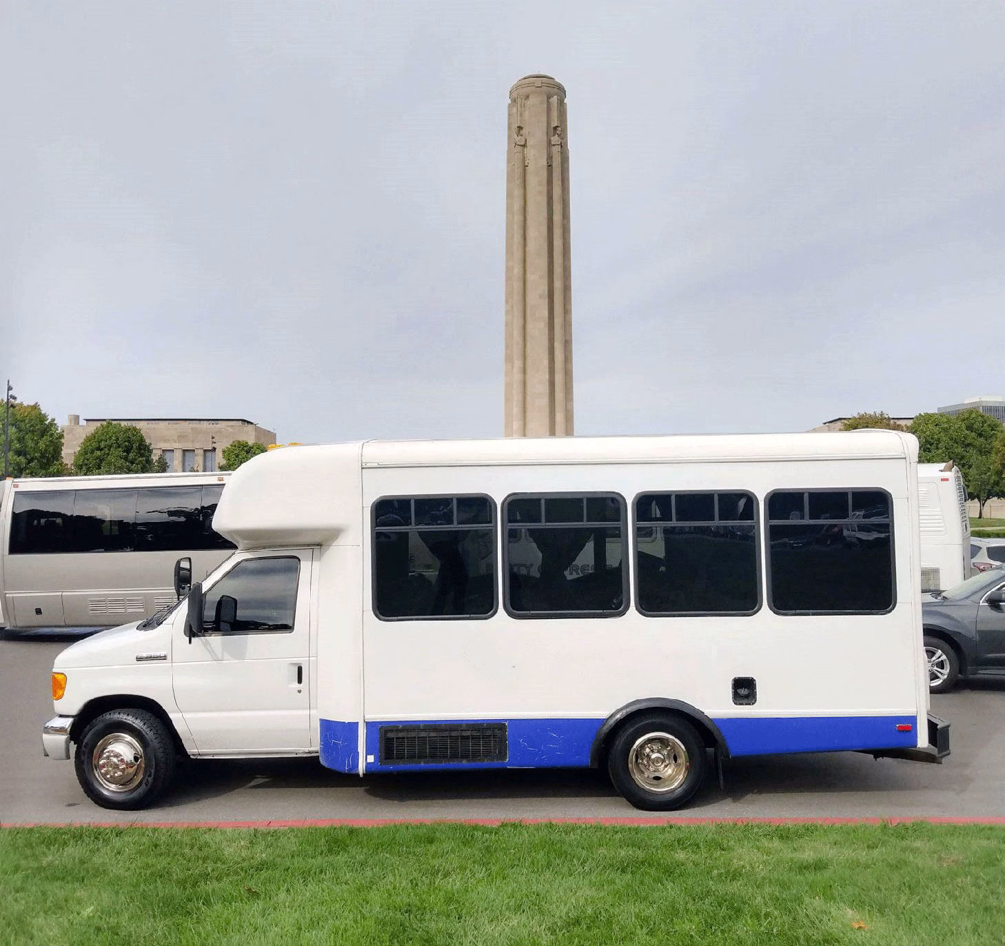 KC Metro Party Bus at the WWI monument Kansas City